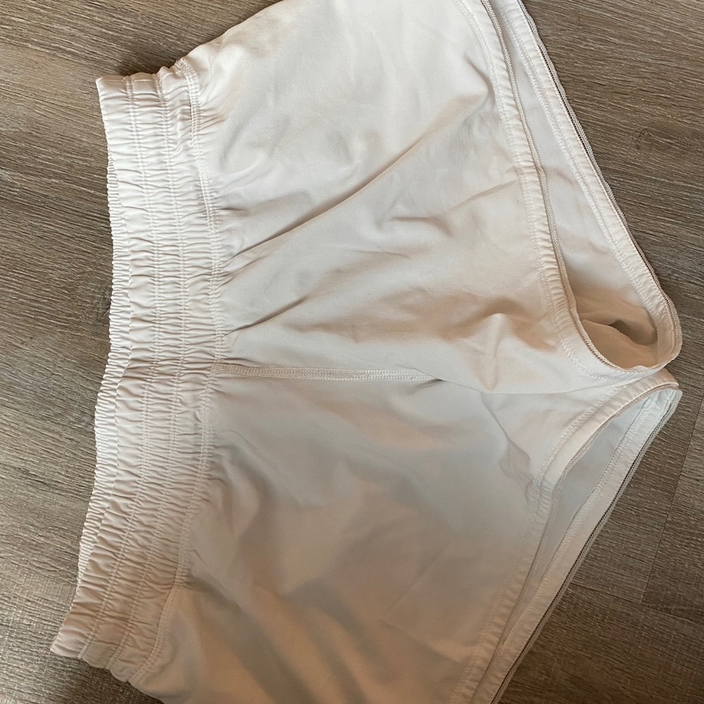 lululemon women white shorts size 4